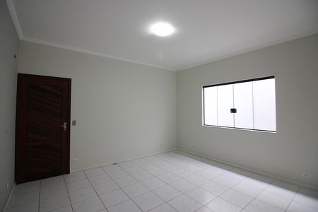 Casa à venda com 210m², 3 quartos e 2 vagasEscritório