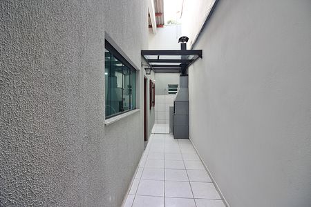 Casa à venda com 210m², 3 quartos e 2 vagasCorredor