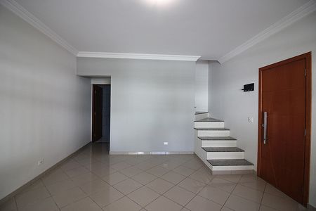 Casa à venda com 210m², 3 quartos e 2 vagasSala