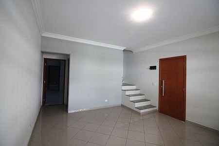 Casa à venda com 210m², 3 quartos e 2 vagasSala