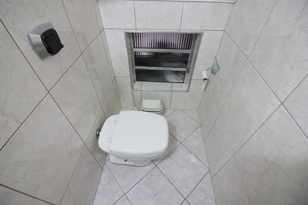 Casa à venda com 210m², 3 quartos e 2 vagasLavabo