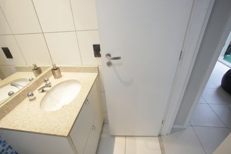 Apartamento à venda com 123m², 3 quartos e 2 vagasBanheiro do Quarto 3 - Segundo Andar