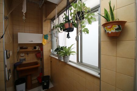 Apartamento à venda com 70m², 2 quartos e 1 vagaÁrea de Serviço