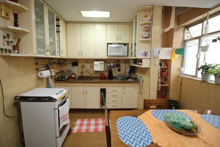 Apartamento à venda com 70m², 2 quartos e 1 vagaCozinha