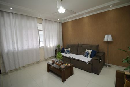 Apartamento à venda com 70m², 2 quartos e 1 vagaSala