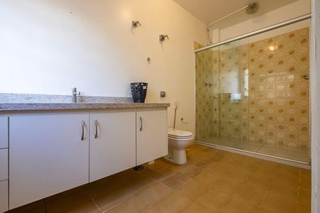 Apartamento para alugar com 160m², 3 quartos e 1 vaga Apartamento para alugar com 160m², 3 quartos e 1 vagaBanheiro da Suíte