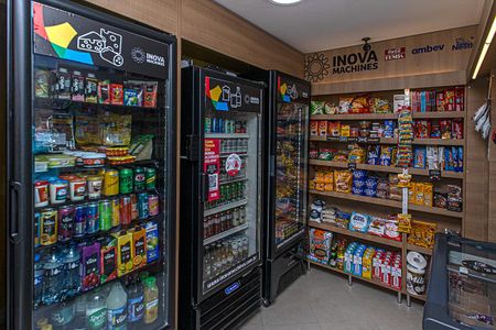 Apartamento para alugar com 74m², 3 quartos e 2 vagas Apartamento para alugar com 74m², 3 quartos e 2 vagasÁrea comum - mercadinho