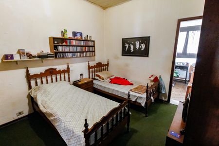 Casa à venda com 325m², 2 quartos e 8 vagas Casa à venda com 325m², 2 quartos e 8 vagasSuíte