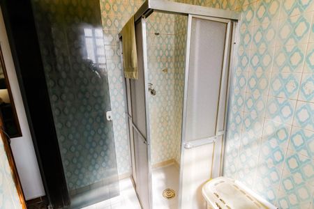 Casa à venda com 325m², 2 quartos e 8 vagas Casa à venda com 325m², 2 quartos e 8 vagasBanheiro da Suíte