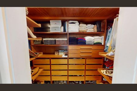 Apartamento à venda com 105m², 3 quartos e 1 vagaCloset da suíte