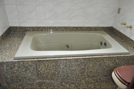 Apartamento à venda com 260m², 4 quartos e 1 vagaBanheiro