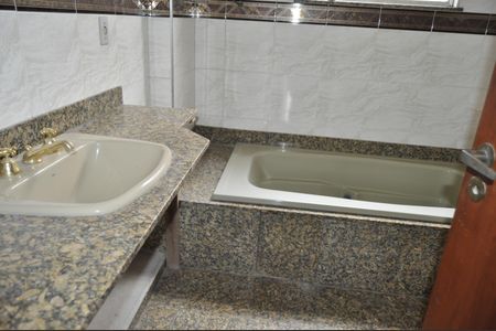 Apartamento à venda com 260m², 4 quartos e 1 vagaBanheiro