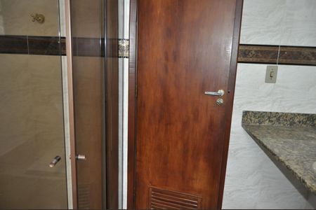 Apartamento à venda com 260m², 4 quartos e 1 vagaBanheiro