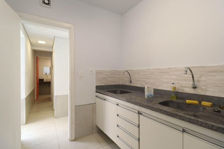 Casa à venda com 210m², 4 quartos e 3 vagas Casa à venda com 210m², 4 quartos e 3 vagasCozinha 1