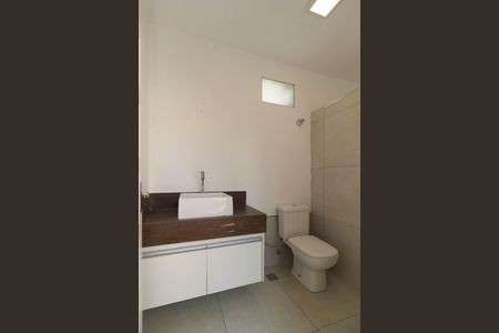 Casa à venda com 210m², 4 quartos e 3 vagas Casa à venda com 210m², 4 quartos e 3 vagasBanheiro 1