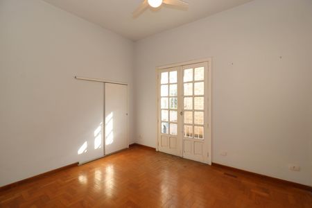 Casa à venda com 210m², 4 quartos e 3 vagas Casa à venda com 210m², 4 quartos e 3 vagasQuarto 1