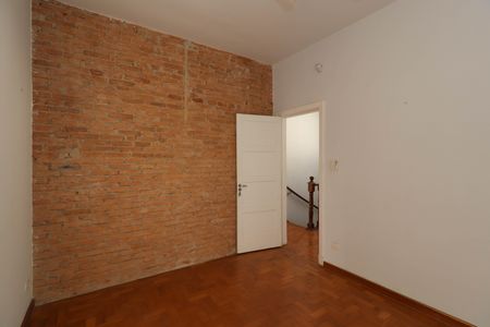 Casa à venda com 210m², 4 quartos e 3 vagas Casa à venda com 210m², 4 quartos e 3 vagasQuarto 1
