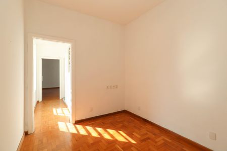 Casa à venda com 210m², 4 quartos e 3 vagas Casa à venda com 210m², 4 quartos e 3 vagasQuarto 3