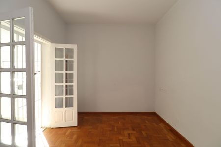 Casa à venda com 210m², 4 quartos e 3 vagas Casa à venda com 210m², 4 quartos e 3 vagasQuarto 2