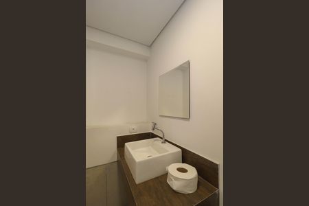 Casa à venda com 210m², 4 quartos e 3 vagas Casa à venda com 210m², 4 quartos e 3 vagasBanheiro 2