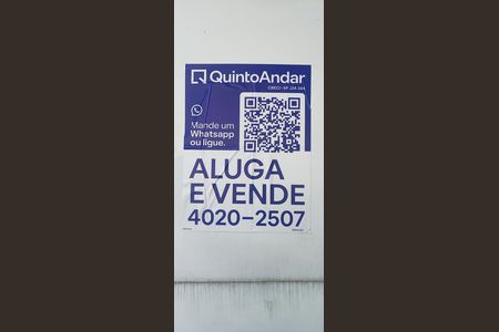 Casa à venda com 210m², 4 quartos e 3 vagas Casa à venda com 210m², 4 quartos e 3 vagasPlaquinha