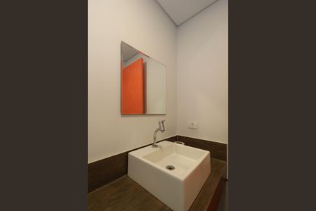 Casa à venda com 210m², 4 quartos e 3 vagas Casa à venda com 210m², 4 quartos e 3 vagasBanheiro 3