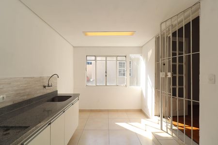 Casa à venda com 210m², 4 quartos e 3 vagas Casa à venda com 210m², 4 quartos e 3 vagasCozinha 2