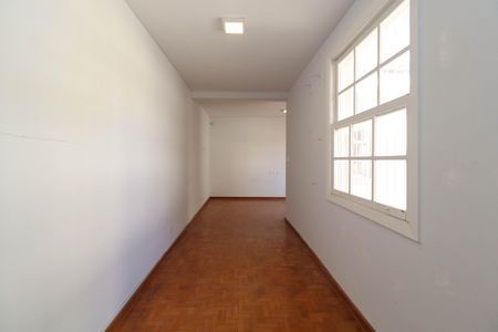 Casa à venda com 210m², 4 quartos e 3 vagas Casa à venda com 210m², 4 quartos e 3 vagasQuarto 4