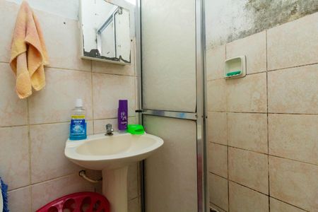 Casa à venda com 250m², 3 quartos e 2 vagas Casa à venda com 250m², 3 quartos e 2 vagasCasa 3: Banheiro