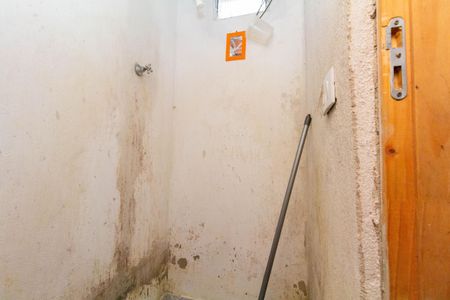 Casa à venda com 250m², 3 quartos e 2 vagas Casa à venda com 250m², 3 quartos e 2 vagasCasa 2: Banheiro