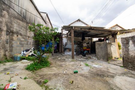 Casa à venda com 250m², 3 quartos e 2 vagas Casa à venda com 250m², 3 quartos e 2 vagasQuintal