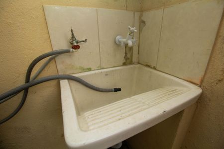 Casa à venda com 250m², 3 quartos e 2 vagas Casa à venda com 250m², 3 quartos e 2 vagasCasa 1: Área de Serviço