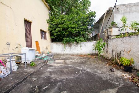 Casa à venda com 250m², 3 quartos e 2 vagas Casa à venda com 250m², 3 quartos e 2 vagasQuintal