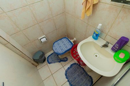 Casa à venda com 250m², 3 quartos e 2 vagas Casa à venda com 250m², 3 quartos e 2 vagasCasa 3: Banheiro