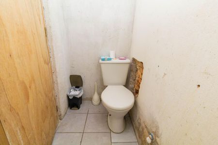 Casa à venda com 250m², 3 quartos e 2 vagas Casa à venda com 250m², 3 quartos e 2 vagasCasa 2: Banheiro