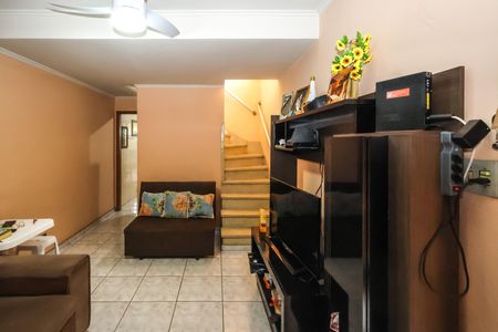 Casa à venda com 90m², 3 quartos e 2 vagasSala