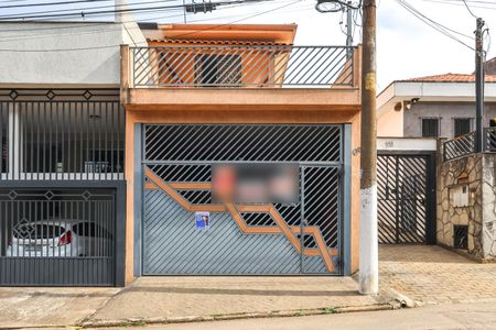 Casa à venda com 90m², 3 quartos e 2 vagasFachada