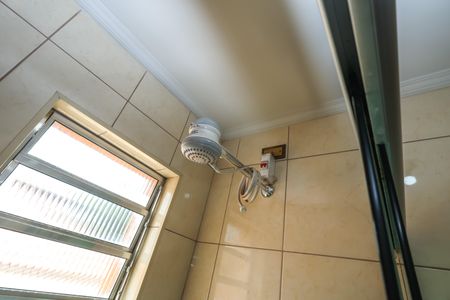 Casa à venda com 90m², 3 quartos e 2 vagasBanheiro