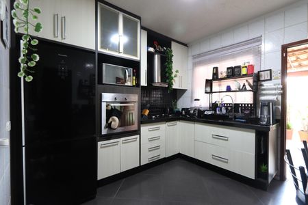 Casa para alugar com 150m², 3 quartos e 2 vagasCozinha