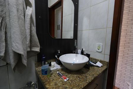 Casa para alugar com 150m², 3 quartos e 2 vagasBanheiro Social
