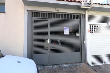 Casa para alugar com 150m², 3 quartos e 2 vagasFachada e Placa