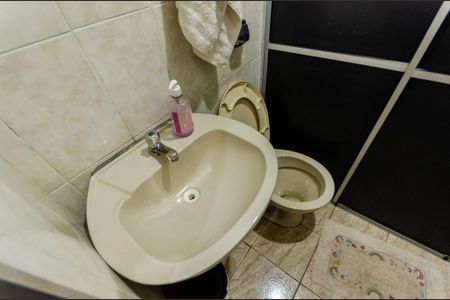 Casa para alugar com 200m², 3 quartos e sem vagaBanheiro - Casa 2