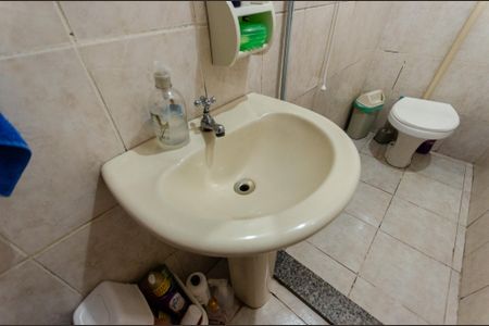 Casa para alugar com 200m², 3 quartos e sem vagaBanheiro - Casa 1