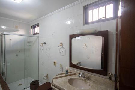 Casa à venda com 198m², 3 quartos e 5 vagas Casa à venda com 198m², 3 quartos e 5 vagasBanheiro da Suíte