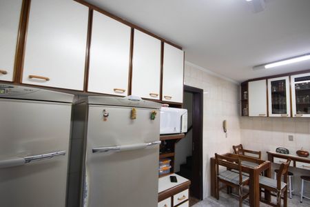 Casa à venda com 198m², 3 quartos e 5 vagas Casa à venda com 198m², 3 quartos e 5 vagasCozinha