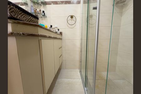 Apartamento à venda com 110m², 3 quartos e 2 vagas Apartamento à venda com 110m², 3 quartos e 2 vagasSuíte Banheiro