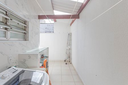 Casa à venda com 135m², 3 quartos e 1 vagaÁrea de Serviço