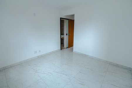 Apartamento à venda com 260m², 4 quartos e 4 vagasQuarto 2 / semi-suite