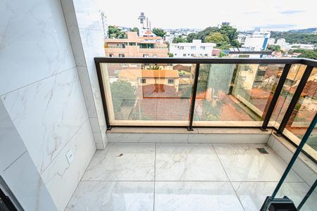 Apartamento à venda com 260m², 4 quartos e 4 vagasVaranda