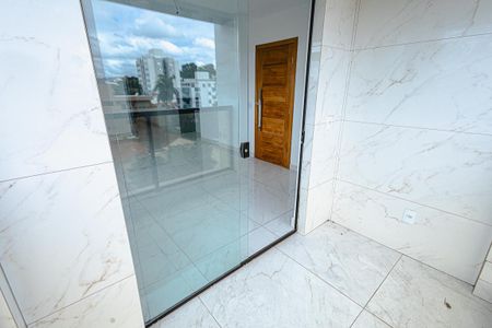 Apartamento à venda com 260m², 4 quartos e 4 vagasVaranda